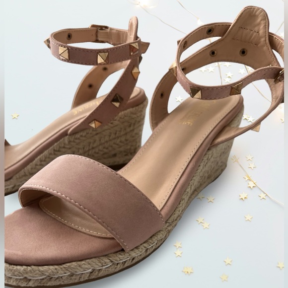 Catherine Malandrino Light Pink Wedge Sandals - Picture 14 of 15